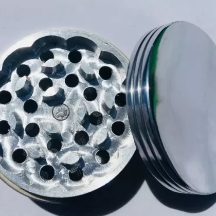 4 Piece Herb Magnetic 42 mm Silver Metal Grinder